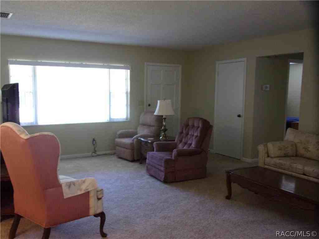 1821 Kimberly Ln - Photo 4 of 34