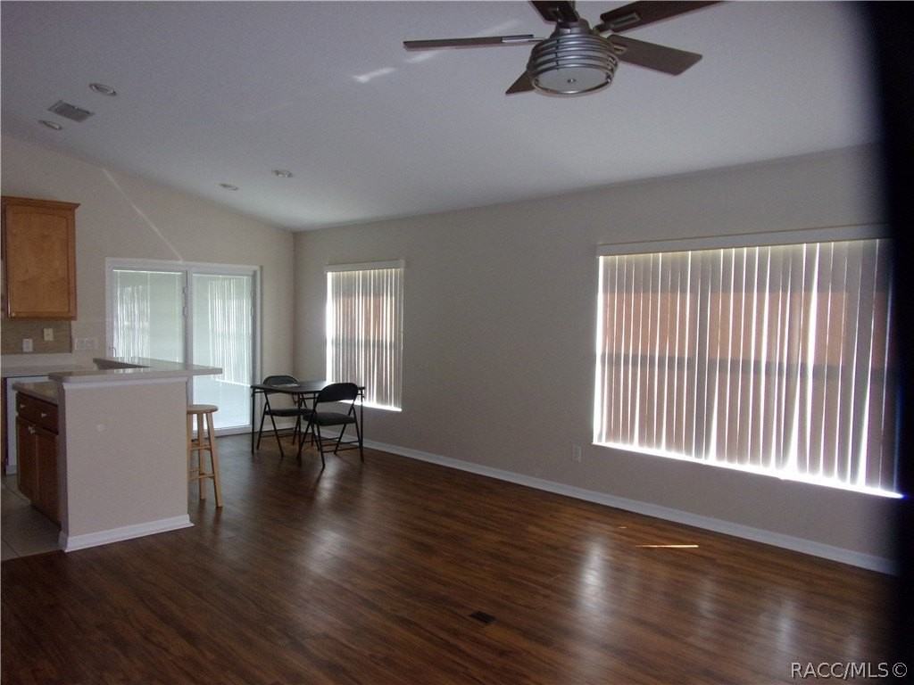 1018 Pritchard Island Rd - Photo 4 of 32