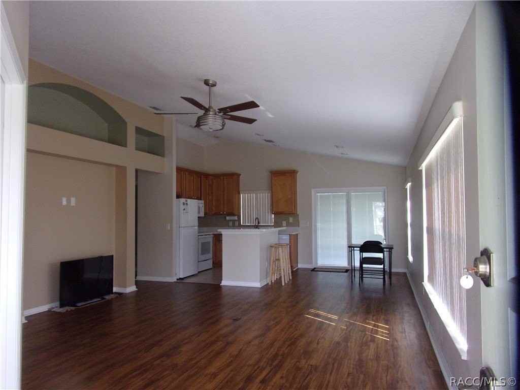 1018 Pritchard Island Rd - Photo 5 of 32