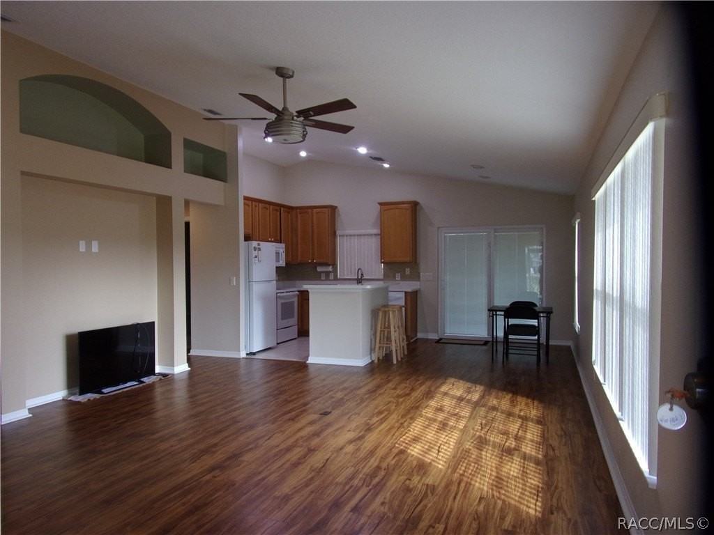 1018 Pritchard Island Rd - Photo 6 of 32