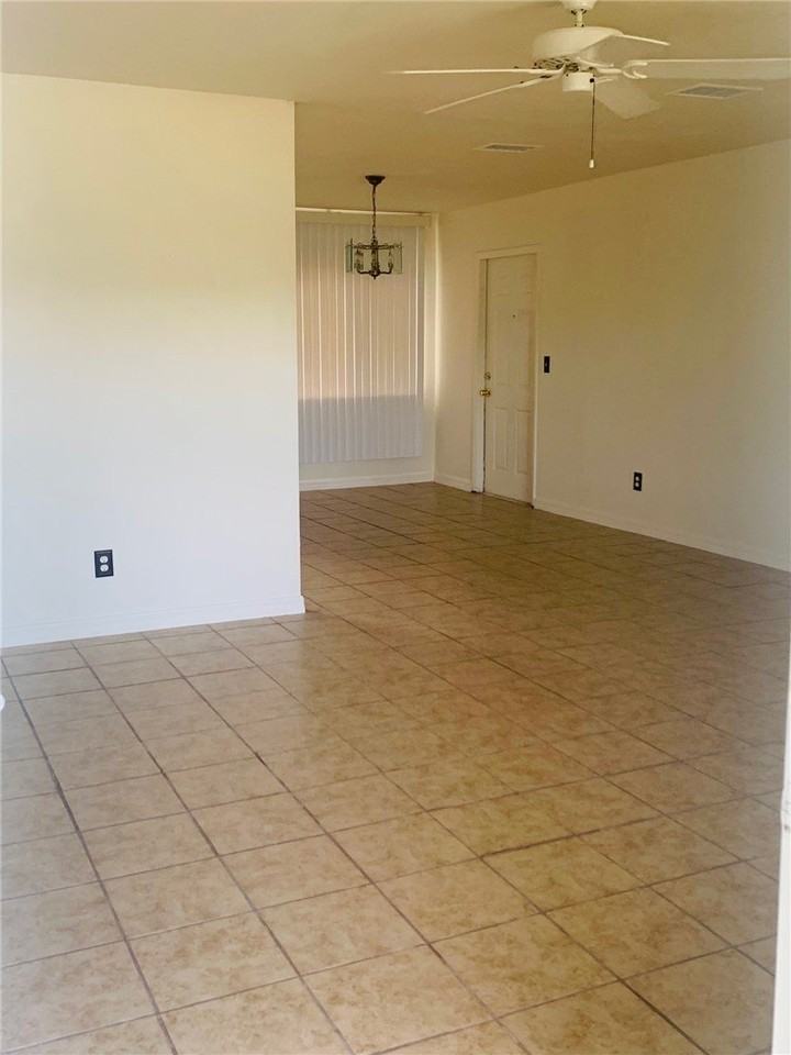 985 23rd Pl Sw - Photo 5 of 18