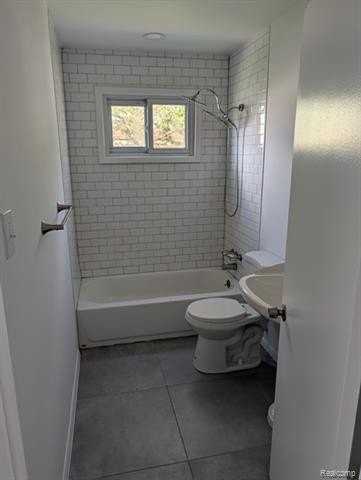 1256 Ferris Ave - Photo 4 of 9