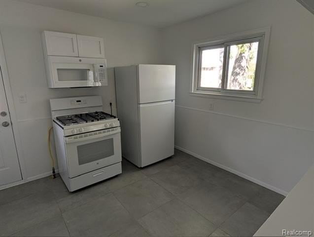 1256 Ferris Ave - Photo 7 of 9