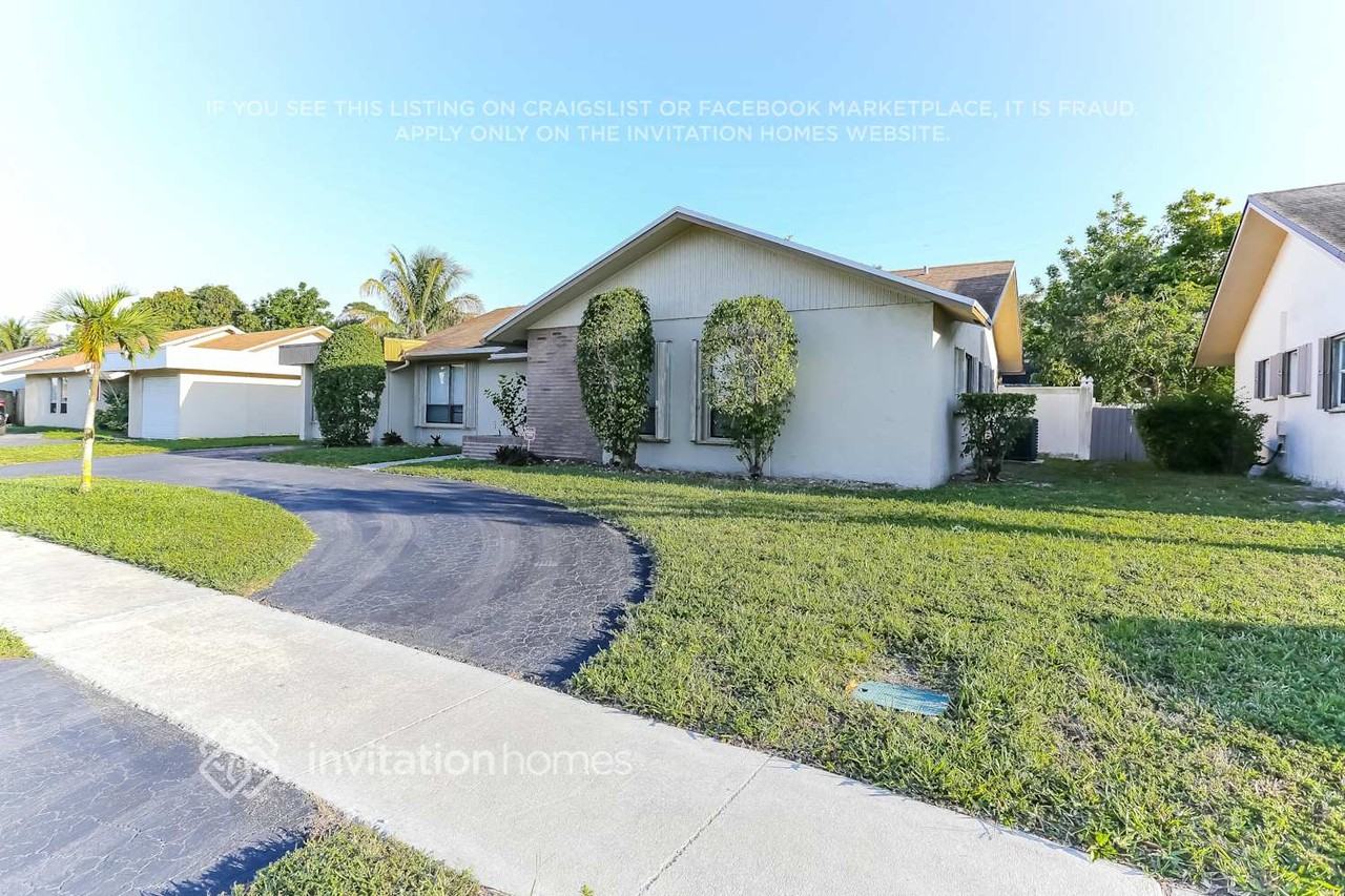6340 Sw 7th St - Photo 2 of 8
