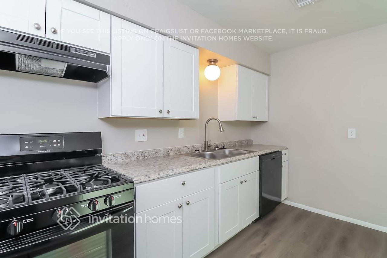 811 E Alice Ave #A - Photo 5 of 16