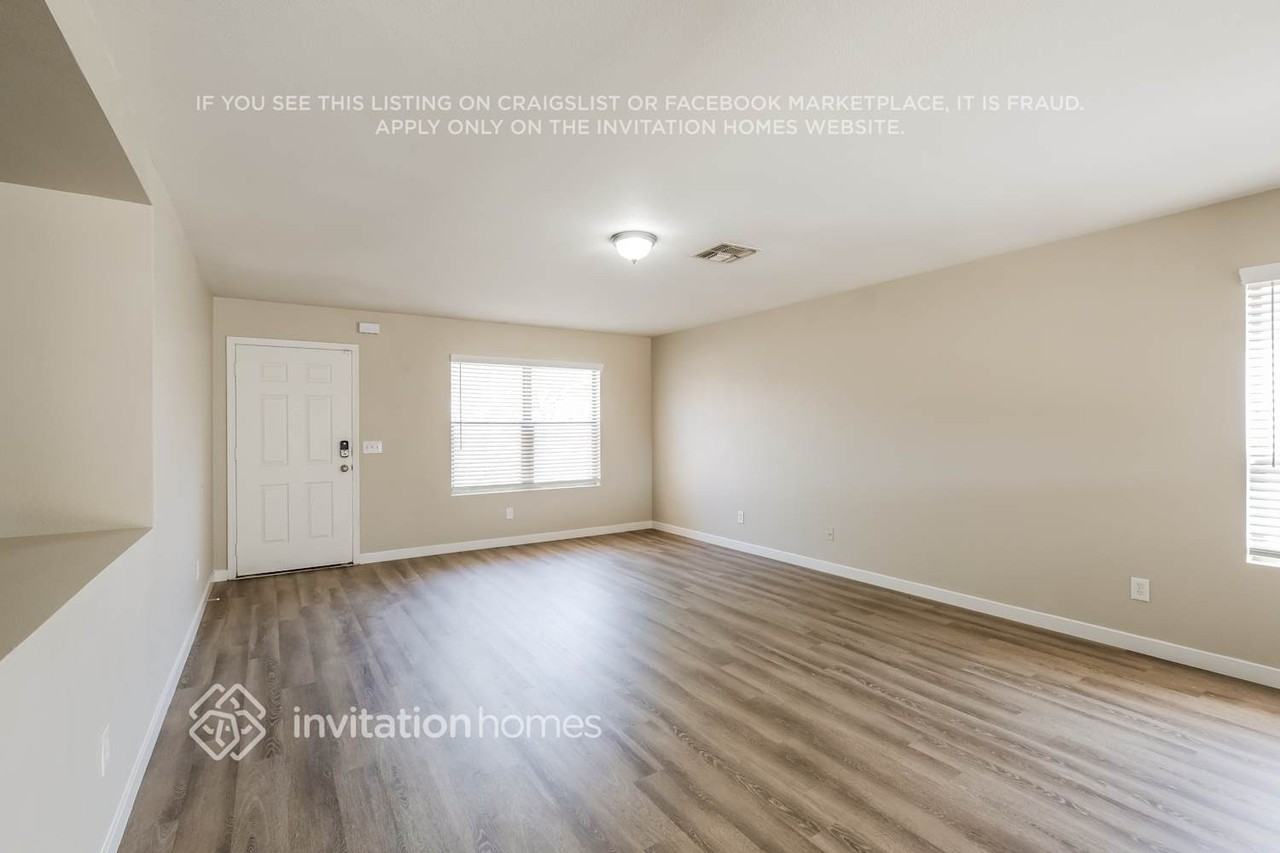 12648 N Main St - Photo 6 of 17