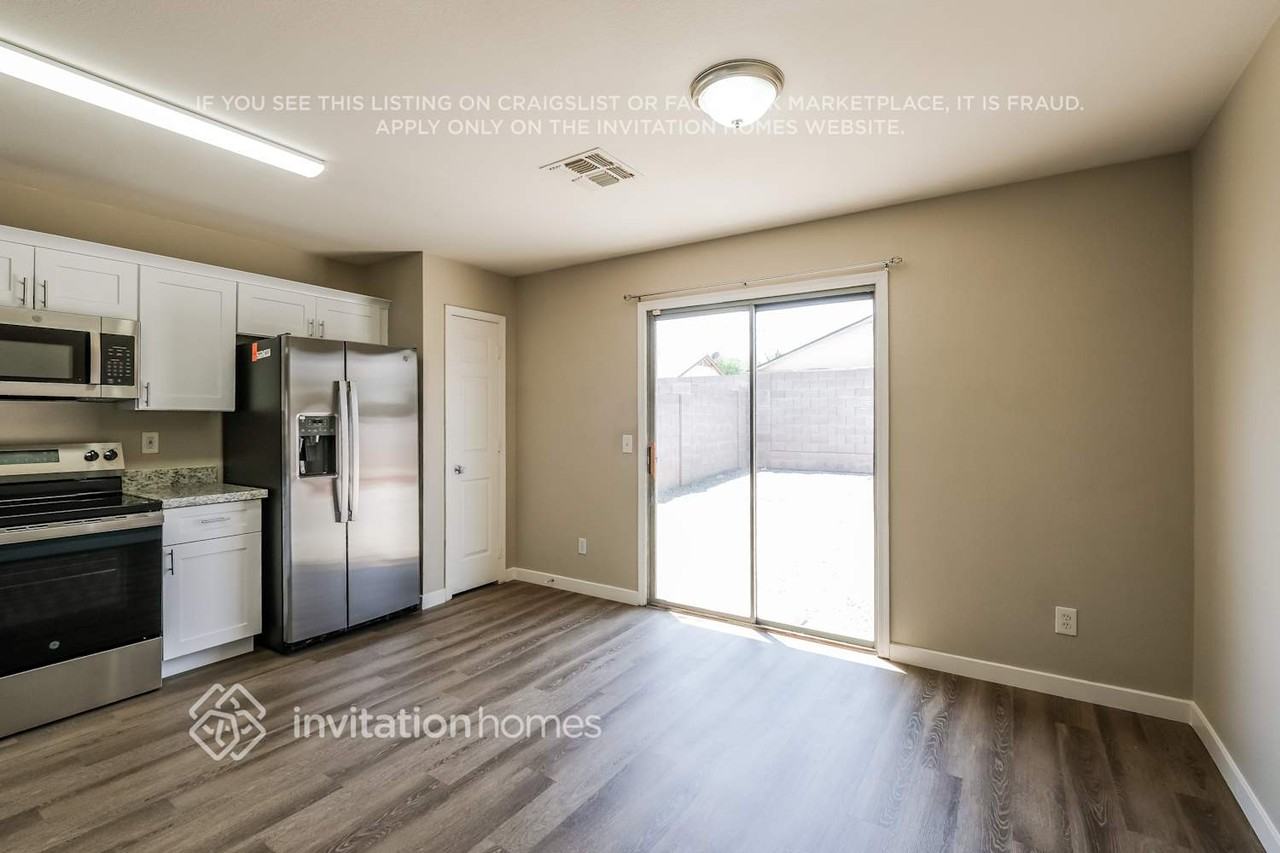 12648 N Main St - Photo 7 of 17
