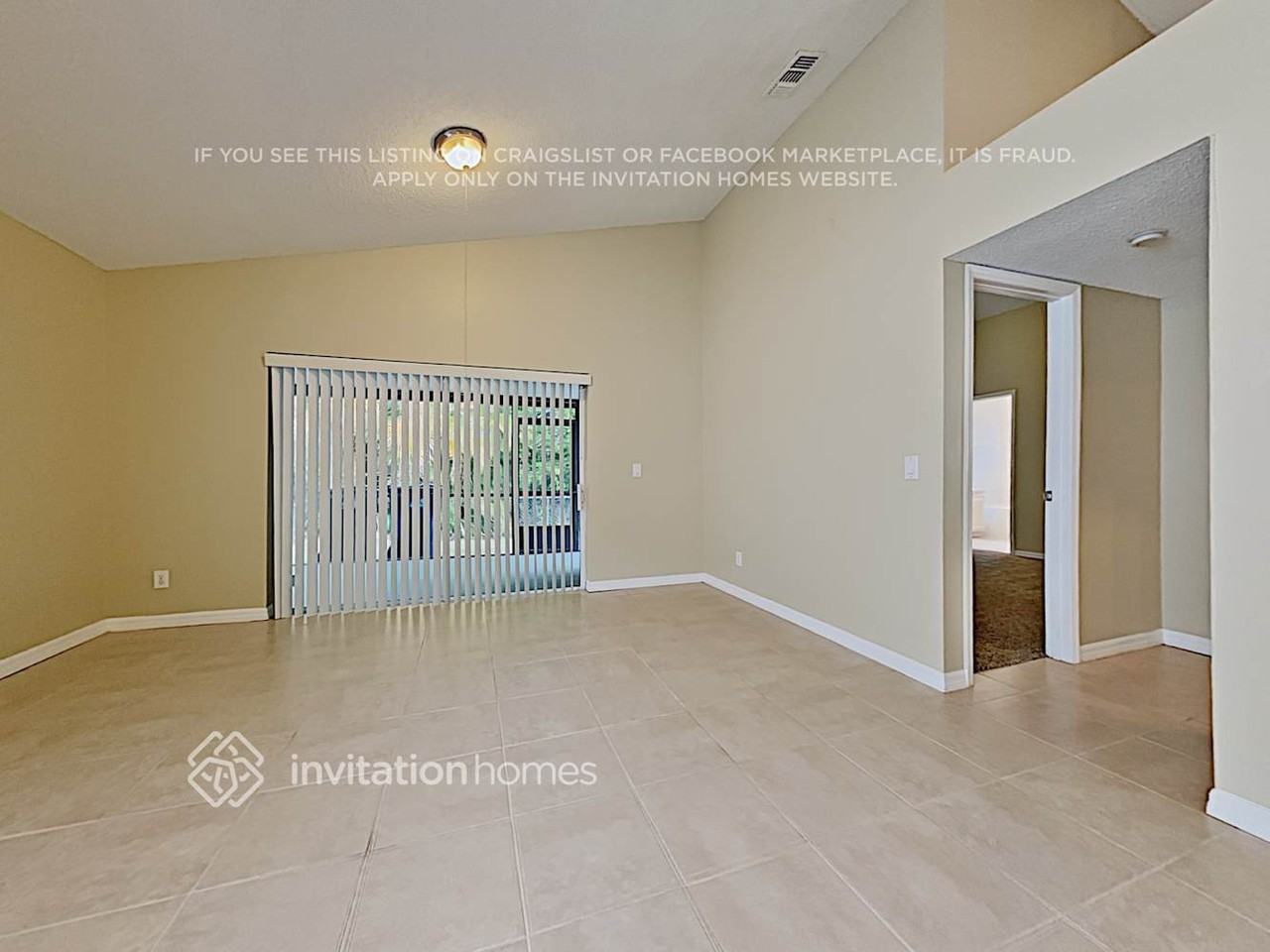 13835 Valleybrooke Ln - Photo 4 of 14