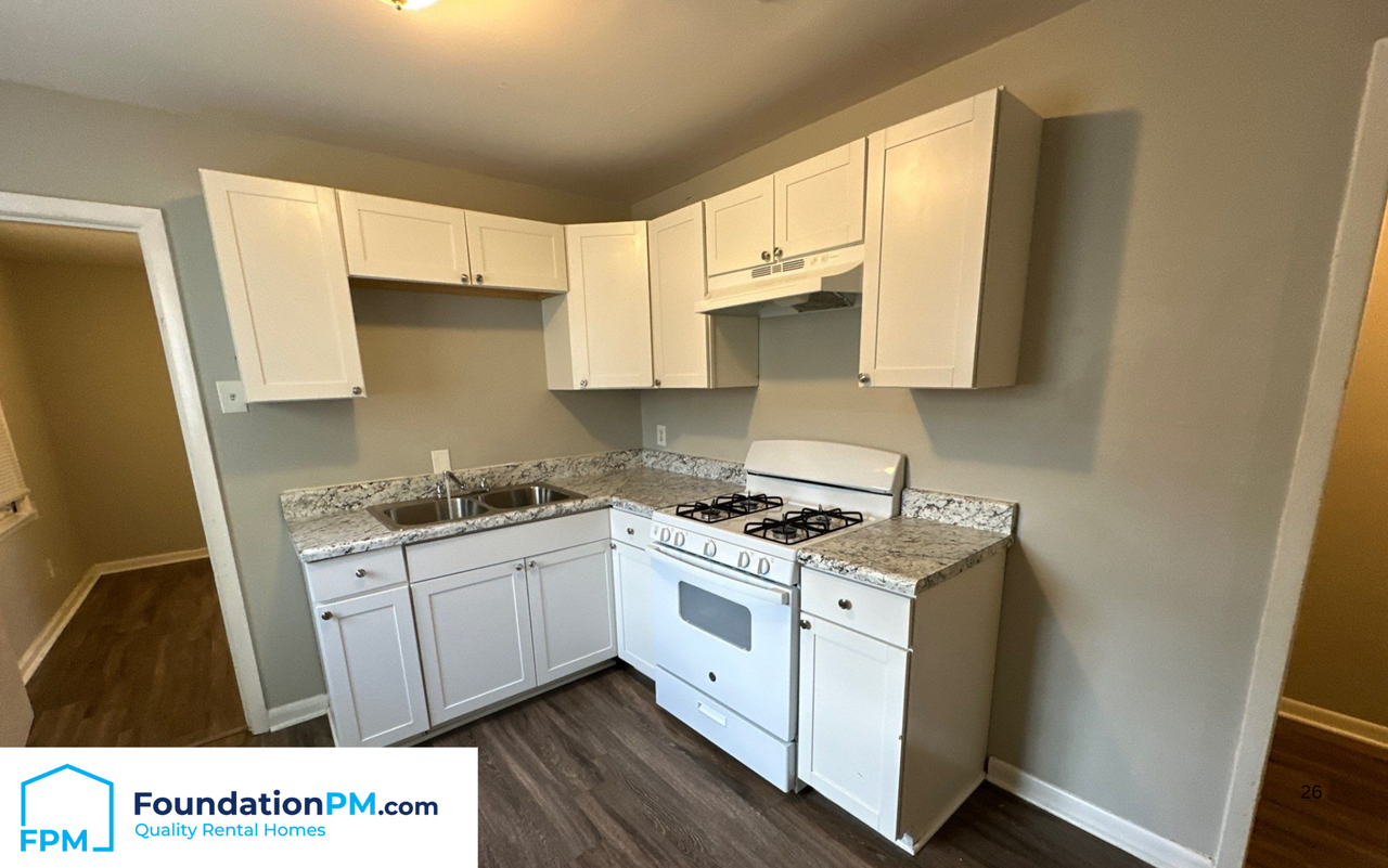 672 Carpenter St #1 - Photo 3 of 23