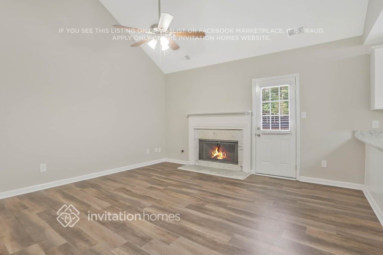 350 Mountain Way - Photo 4 of 26