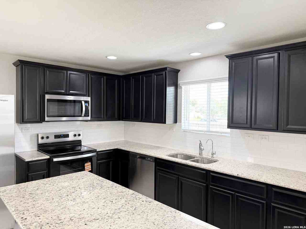 9502 Silver Mist Way - Photo 3 of 18