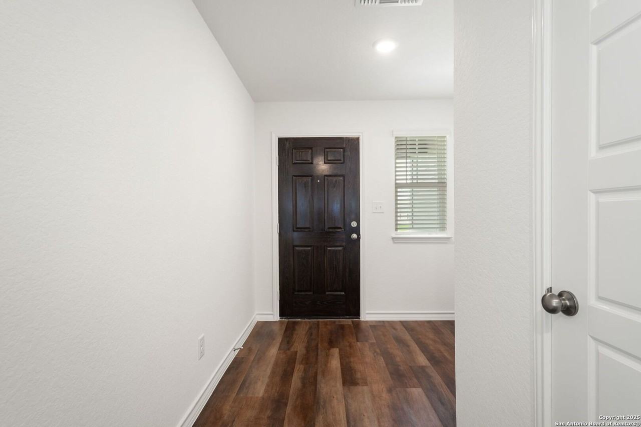 1115 Pigeon Ln - Photo 5 of 29