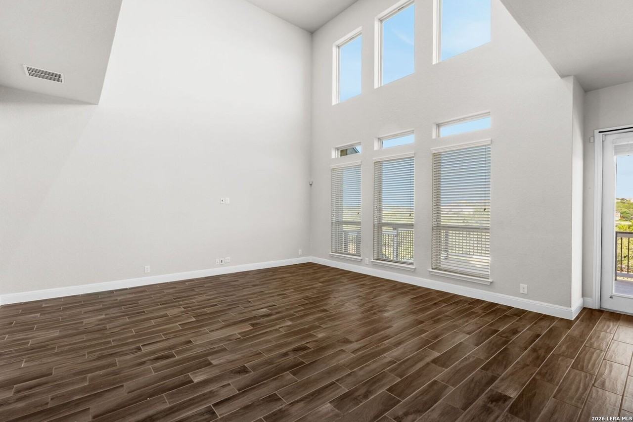 23035 Evangeline - Photo 2 of 16