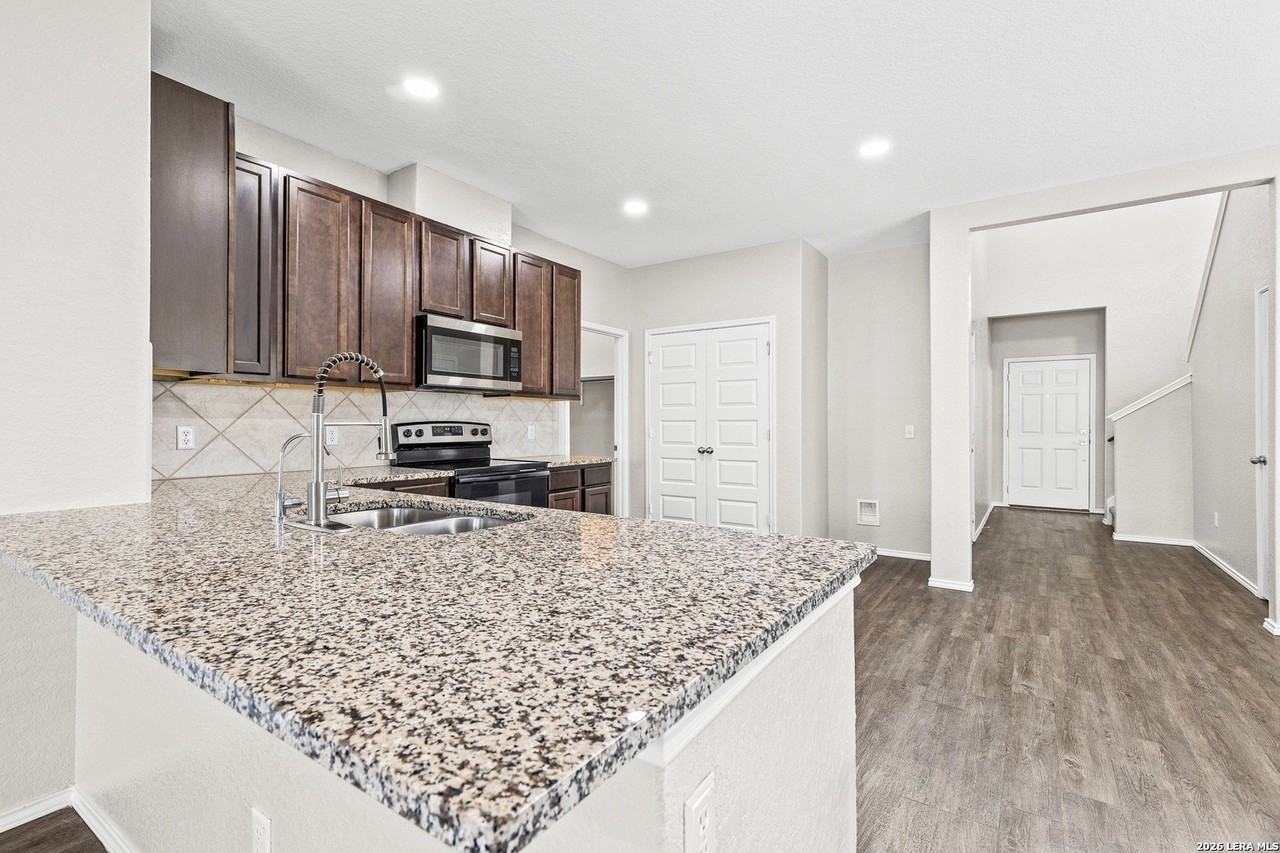 9419 Trap Rock Dr - Photo 6 of 31