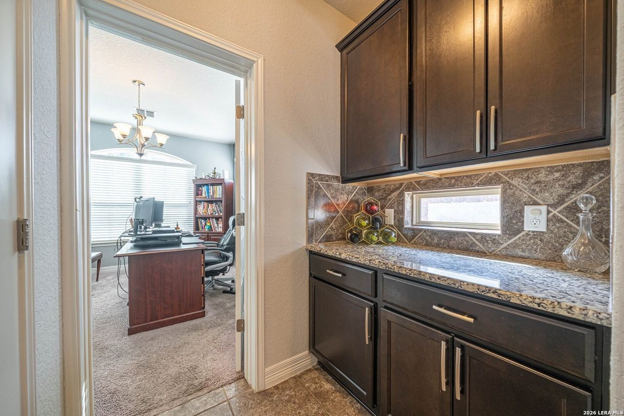 8923 Monument Parke - Photo 6 of 37