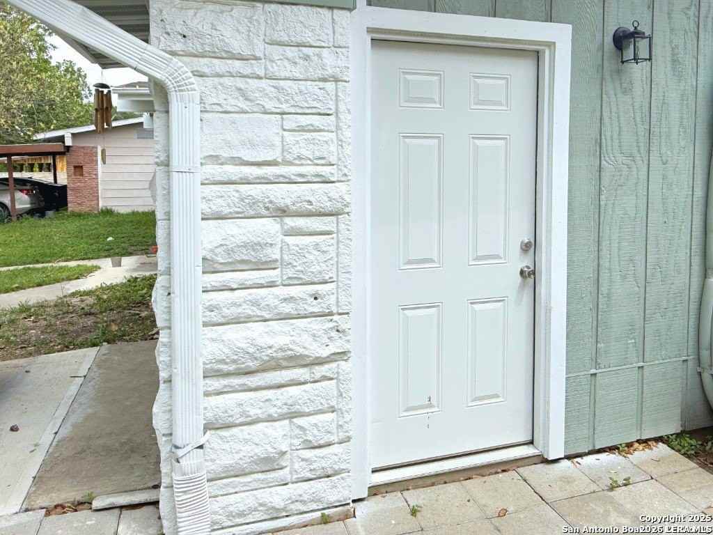178 Fennel Dr #B - Photo 2 of 6