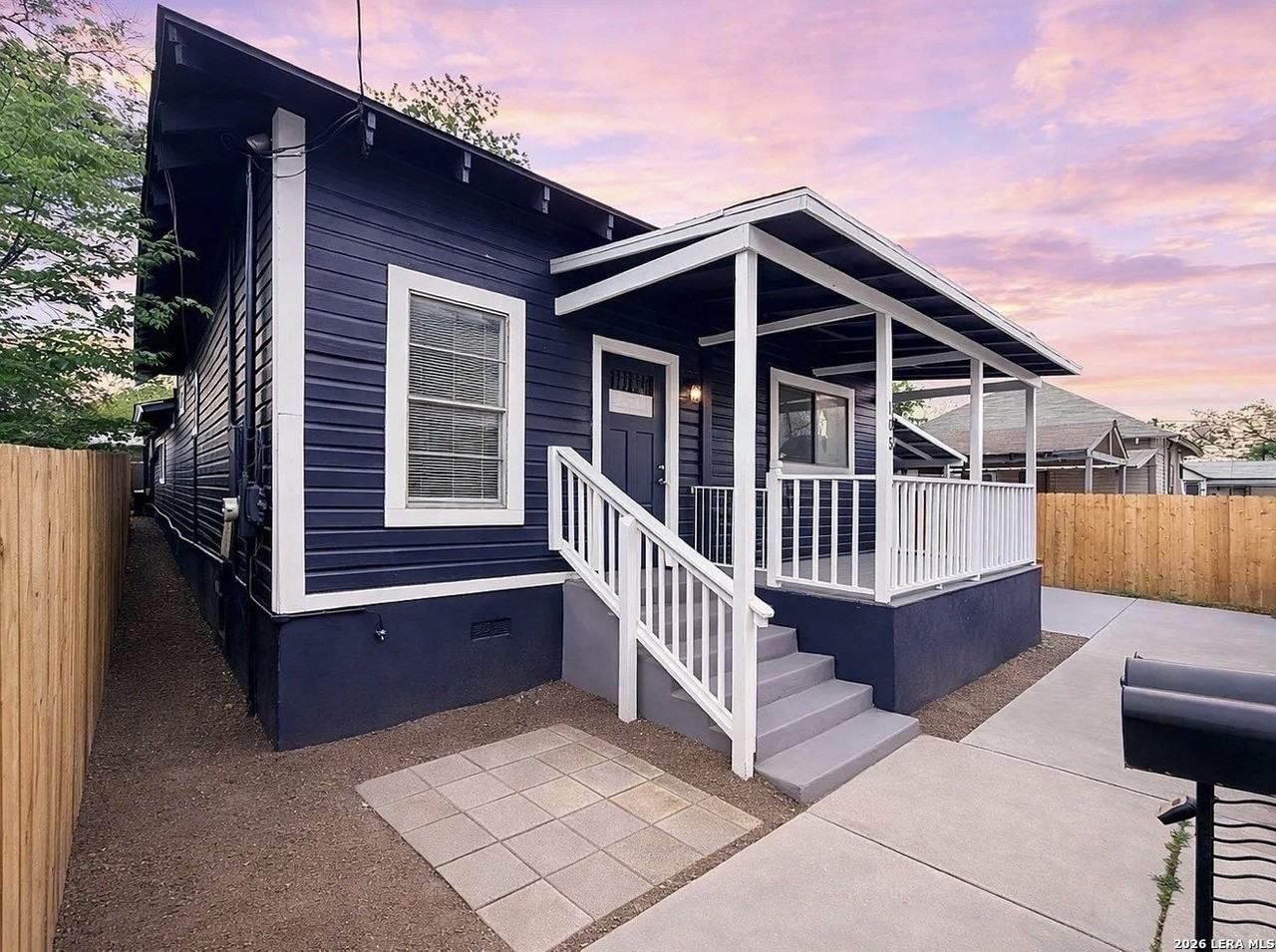 105 Dewitt - Photo 4 of 24