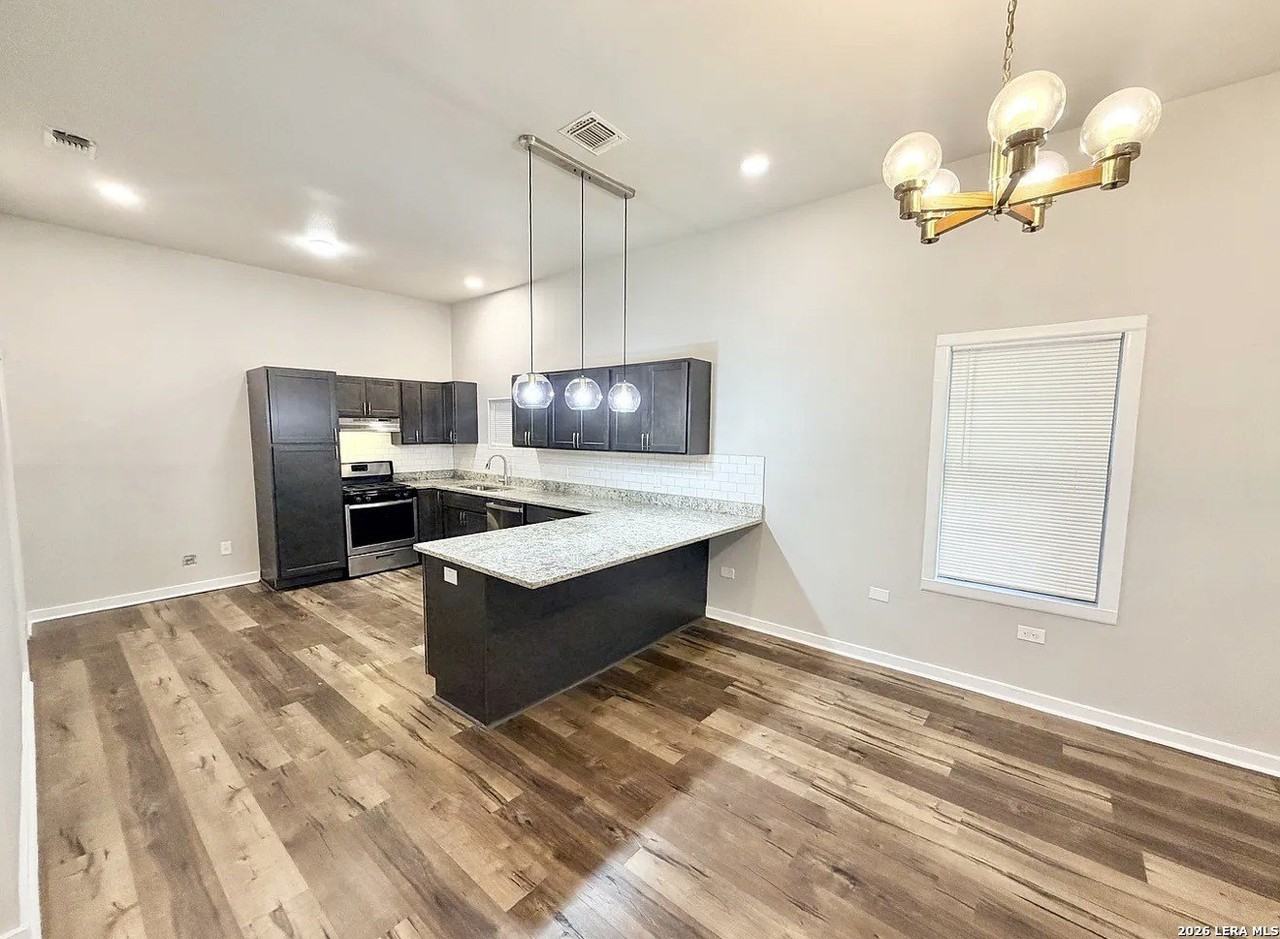 105 Dewitt - Photo 6 of 24