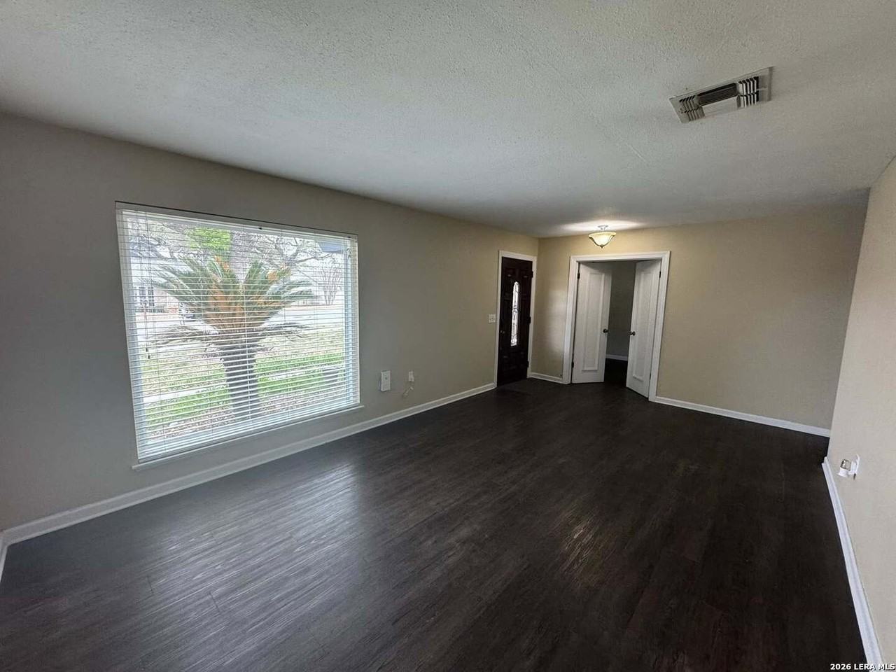 5830 Freemans Farm St - Photo 3 of 12