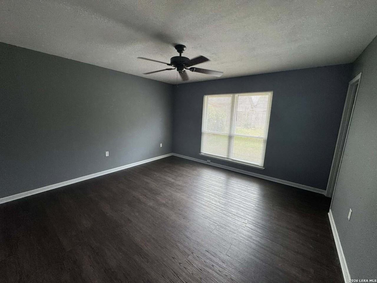 5830 Freemans Farm St - Photo 7 of 12
