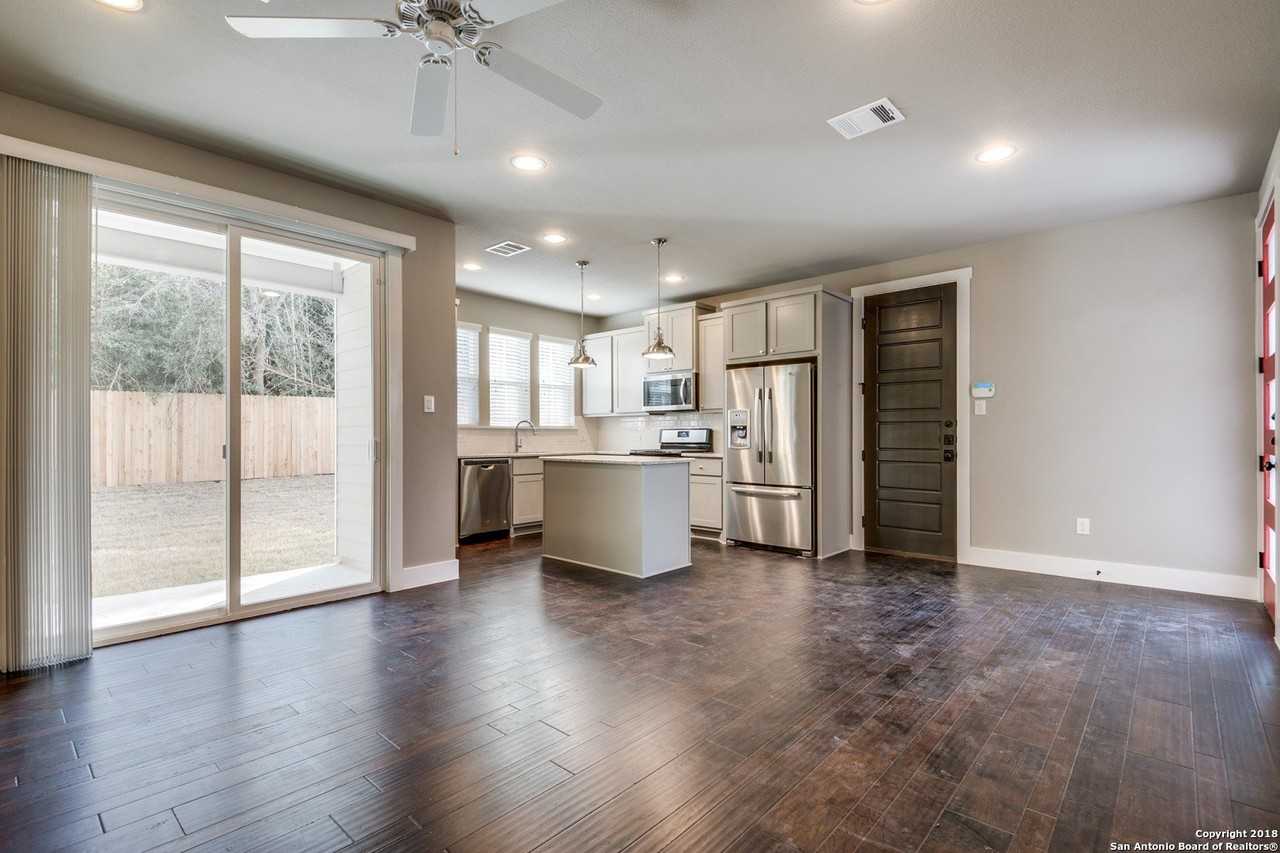 252 Claremont Ave #102 - Photo 3 of 25
