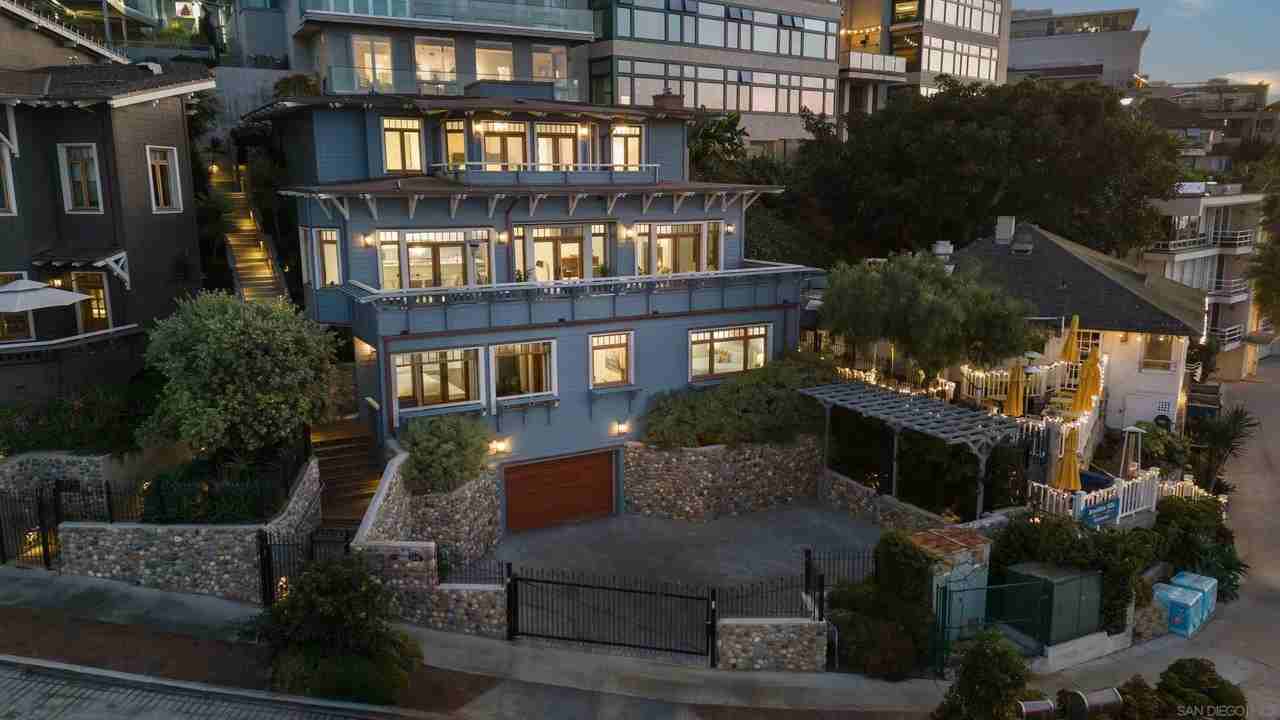 1241 Coast Blvd - Photo 4 of 50