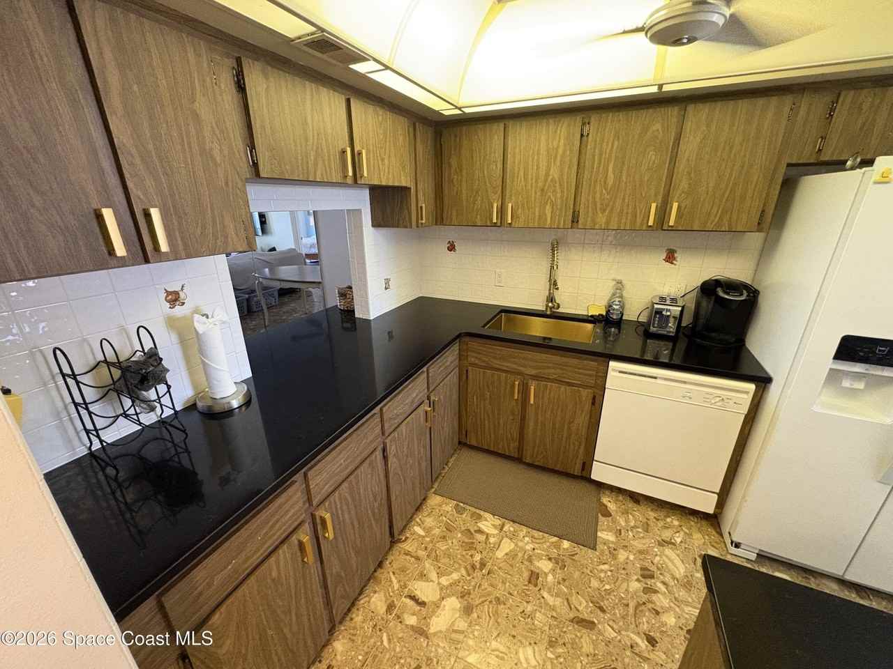 4100 Ocean Beach Blvd #406 - Photo 3 of 20