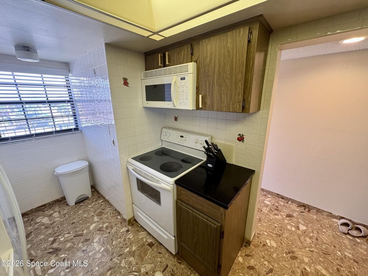 4100 Ocean Beach Blvd #406 - Photo 5 of 20