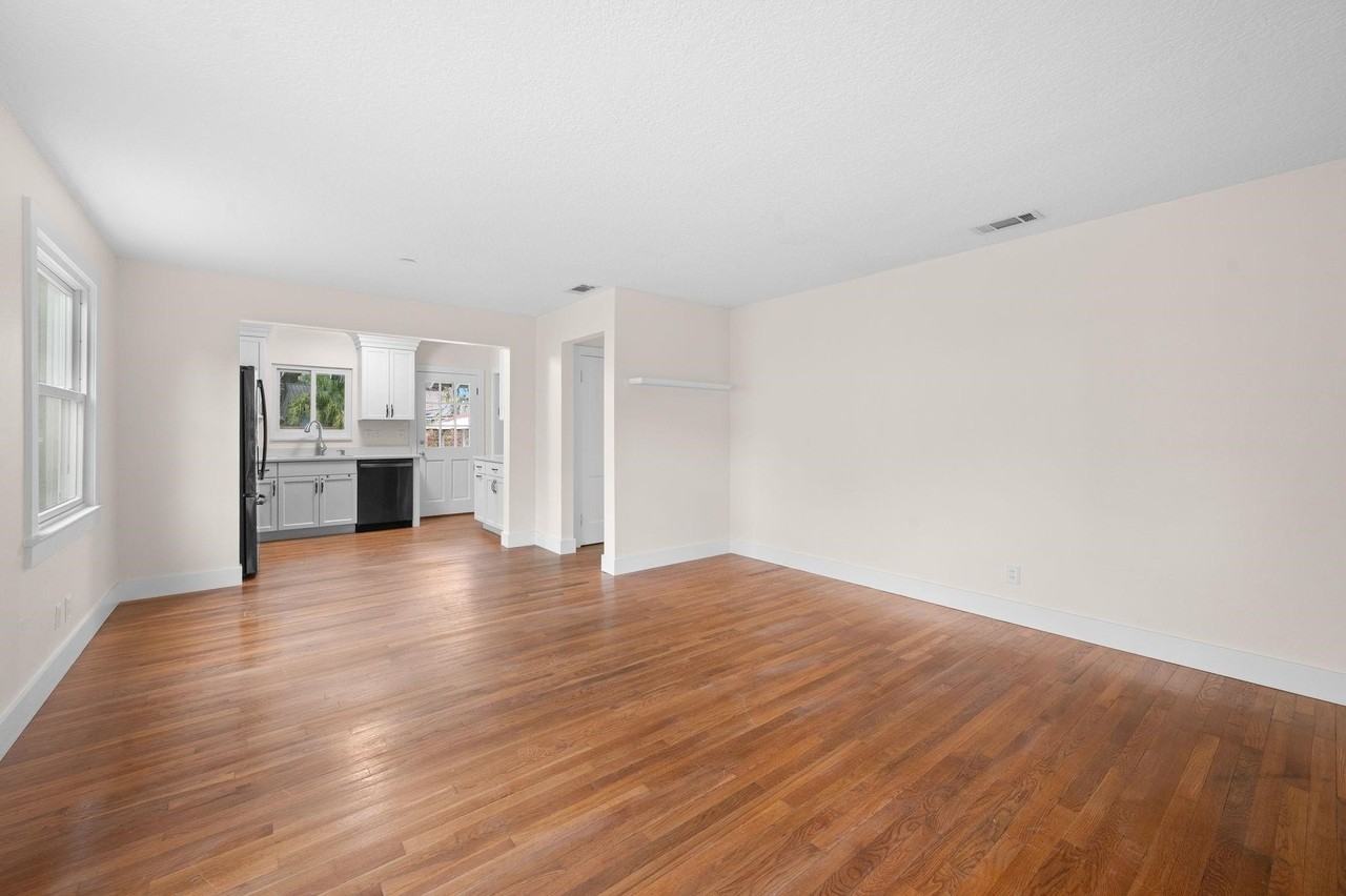 36 Park Ave - Photo 4 of 20