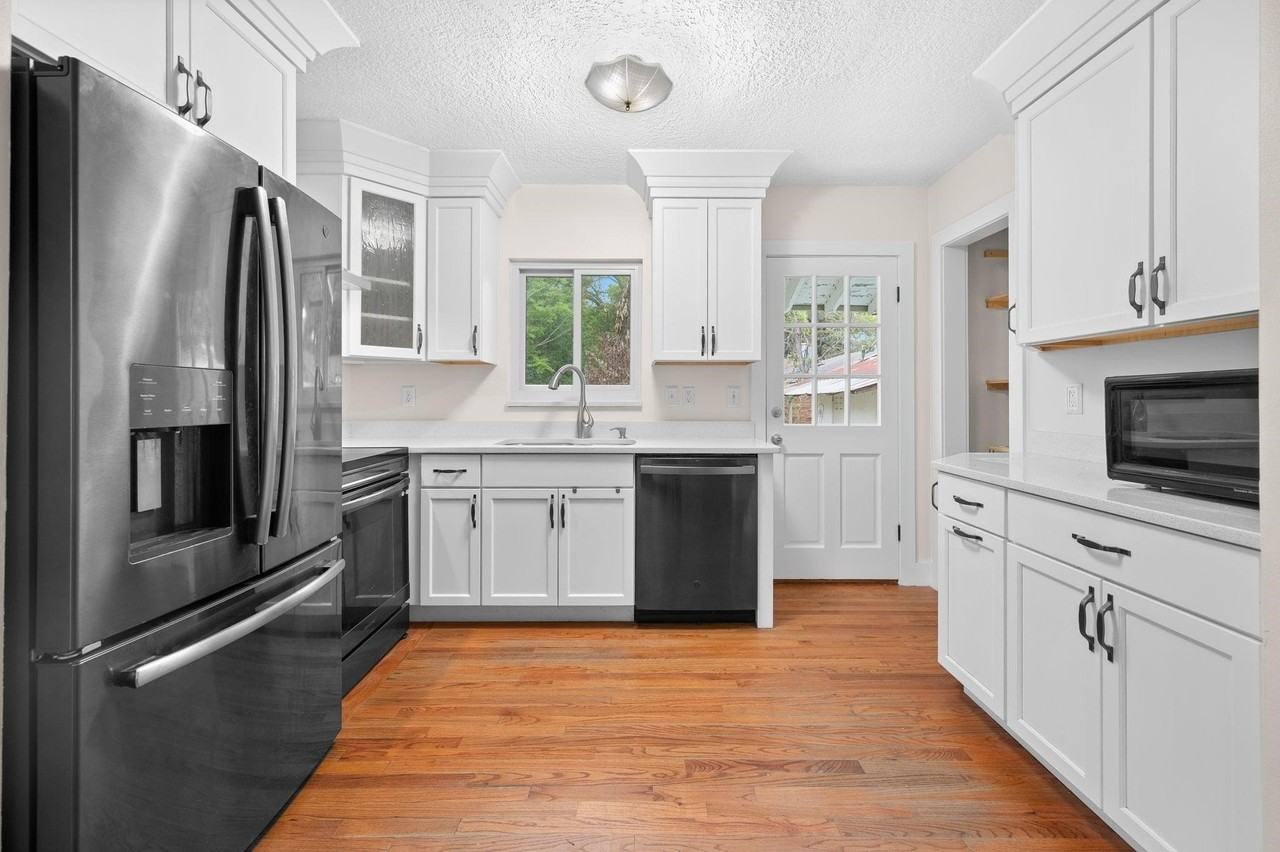 36 Park Ave - Photo 5 of 20