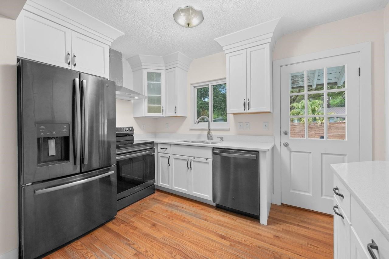 36 Park Ave - Photo 7 of 20