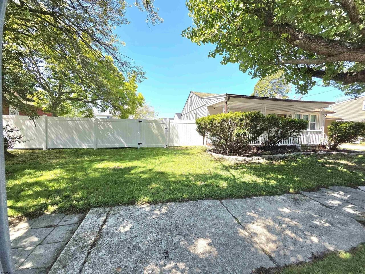 1216 N Ohio Ave - Photo 3 of 34