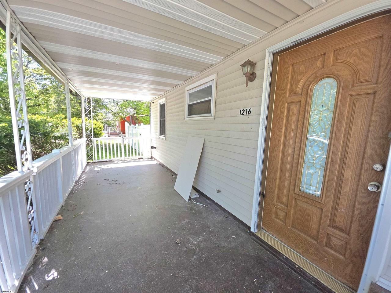 1216 N Ohio Ave - Photo 5 of 34