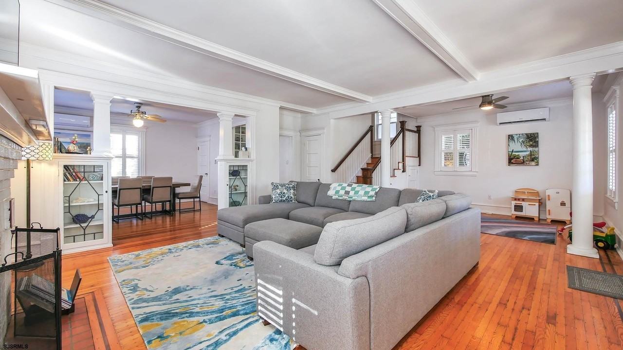 5403 Ventnor Ave - Photo 3 of 34