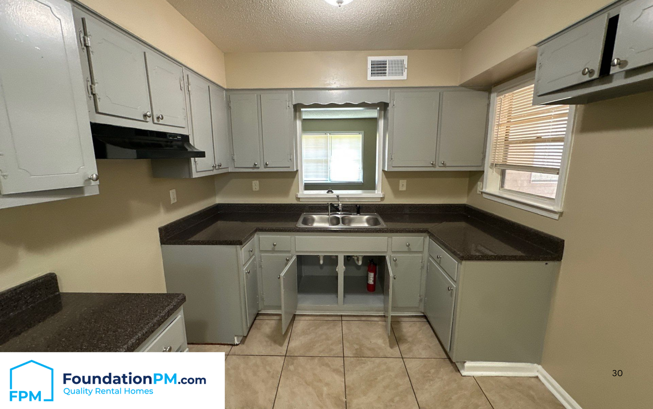 2574 Saint Elmo Ave #1 - Photo 3 of 15