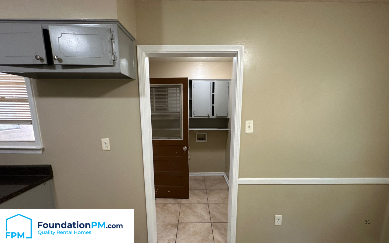 2574 Saint Elmo Ave #1 - Photo 5 of 15