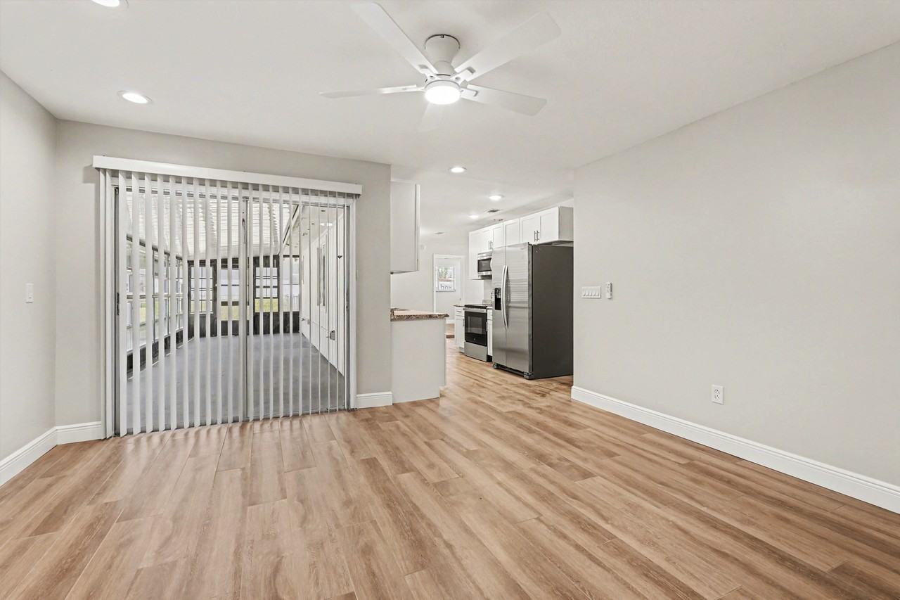 320 Algiers Ave Se #1 - Photo 3 of 9