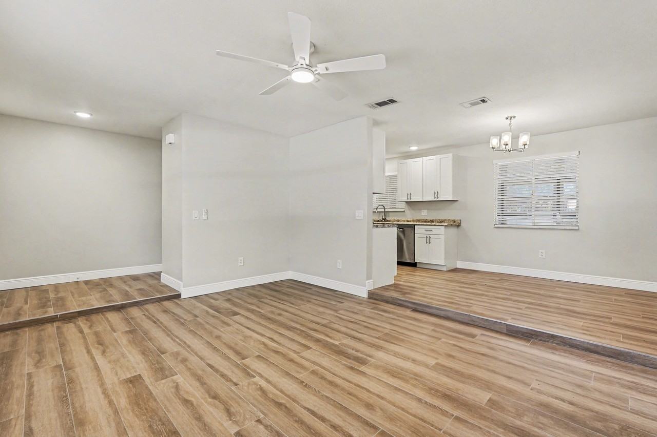 320 Algiers Ave Se #1 - Photo 4 of 9