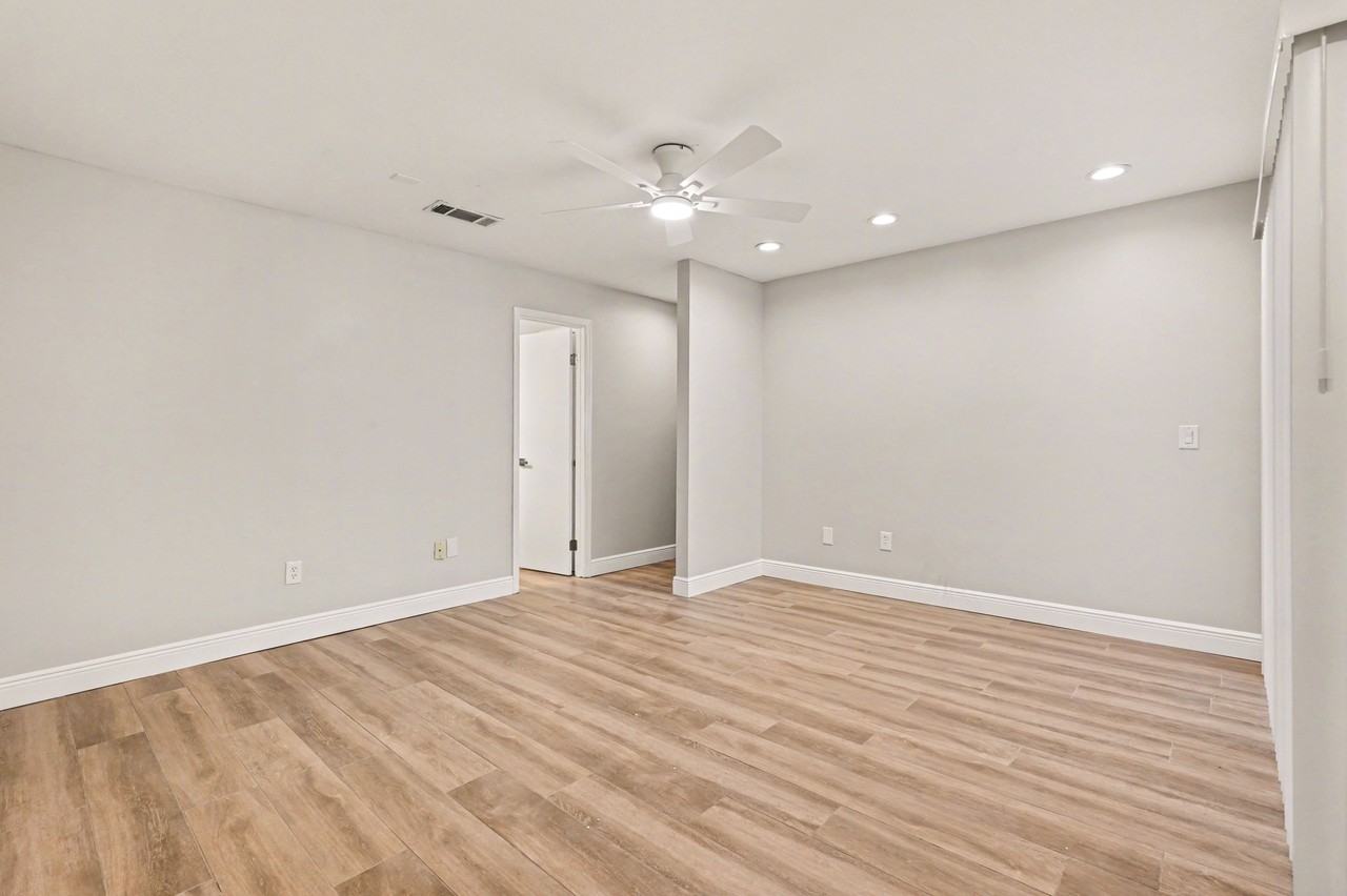 320 Algiers Ave Se #1 - Photo 6 of 9