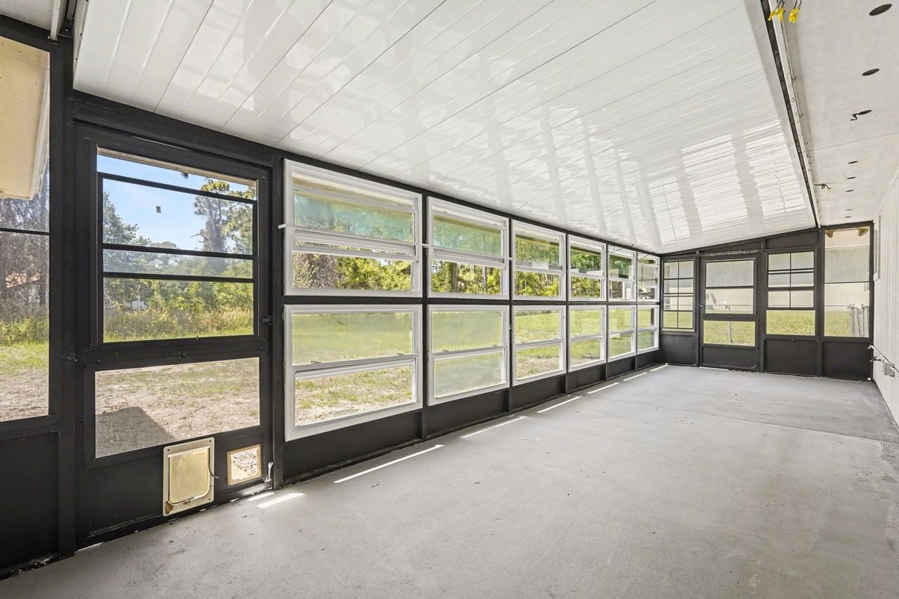 320 Algiers Ave Se #1 - Photo 7 of 9