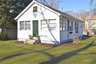 109 Conanicus Rd - Photo 1 of 1