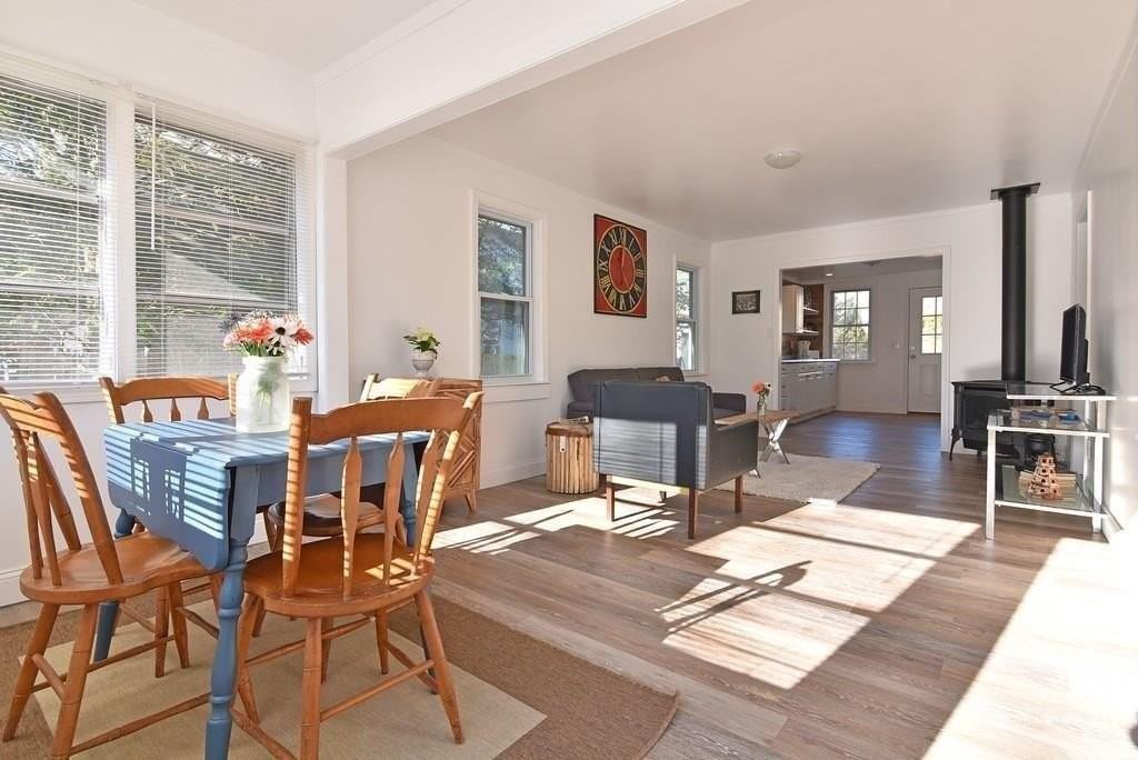 109 Conanicus Rd - Photo 2 of 9