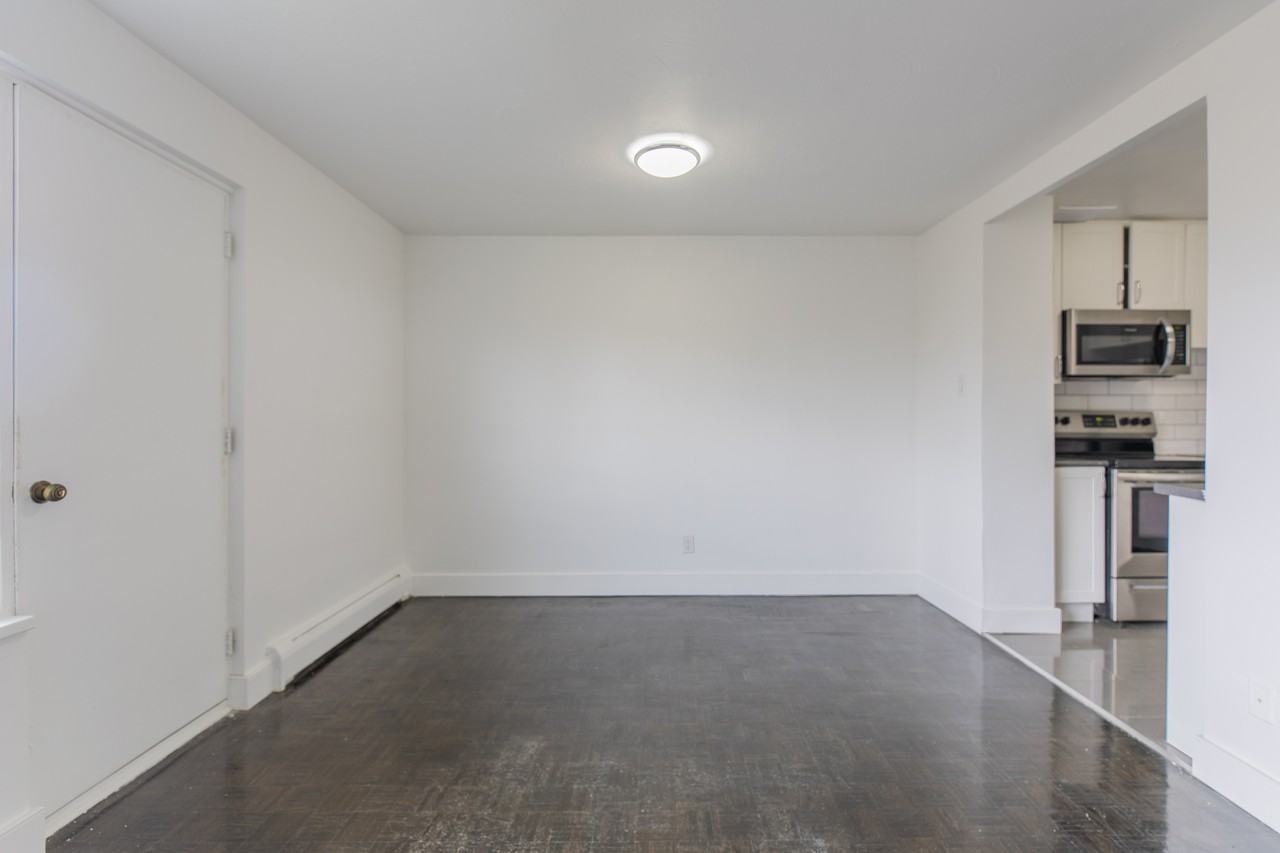 285 Erb St. W. - Photo 6 of 26