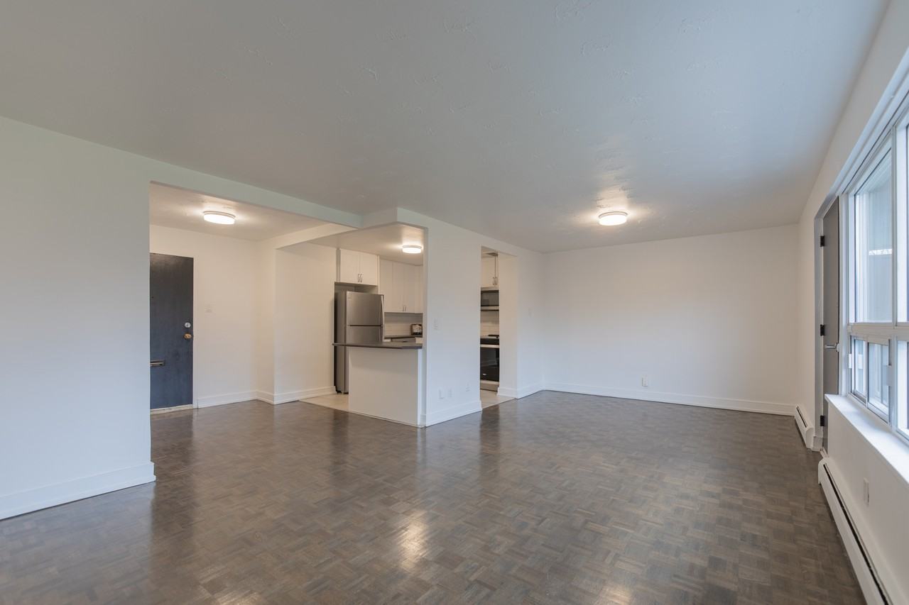 285 Erb St. W. - Photo 7 of 26