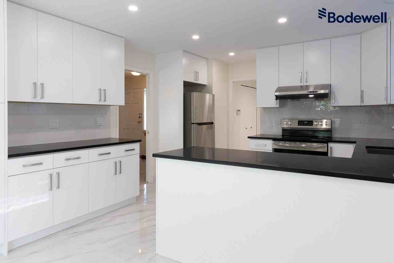 Full House | Bermon Place - Photo 2 of 26
