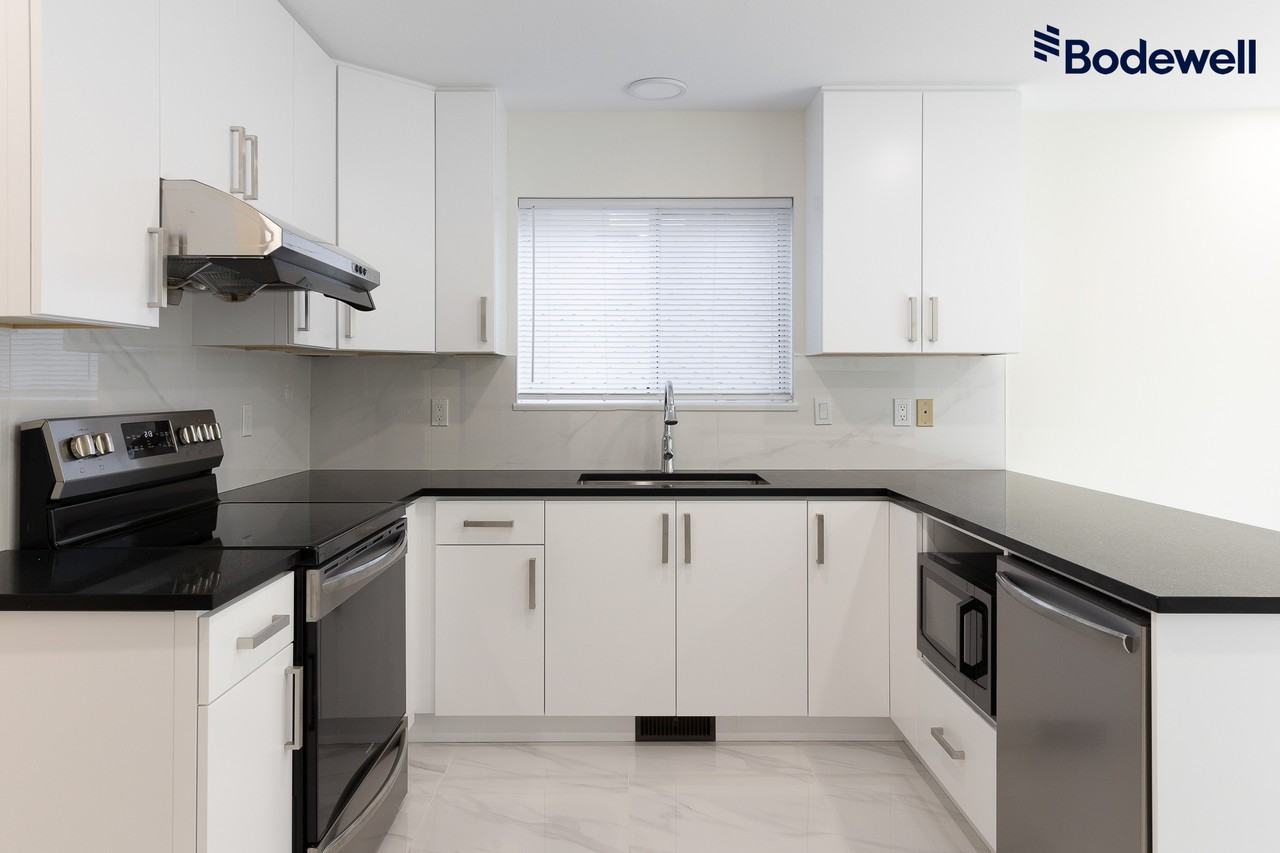 Full House | Bermon Place - Photo 3 of 26