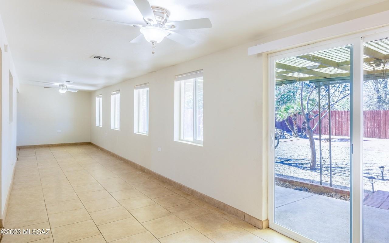 821 N Corinth Ave - Photo 7 of 16