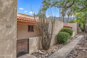 featured image of 5755 N Camino Esplendora