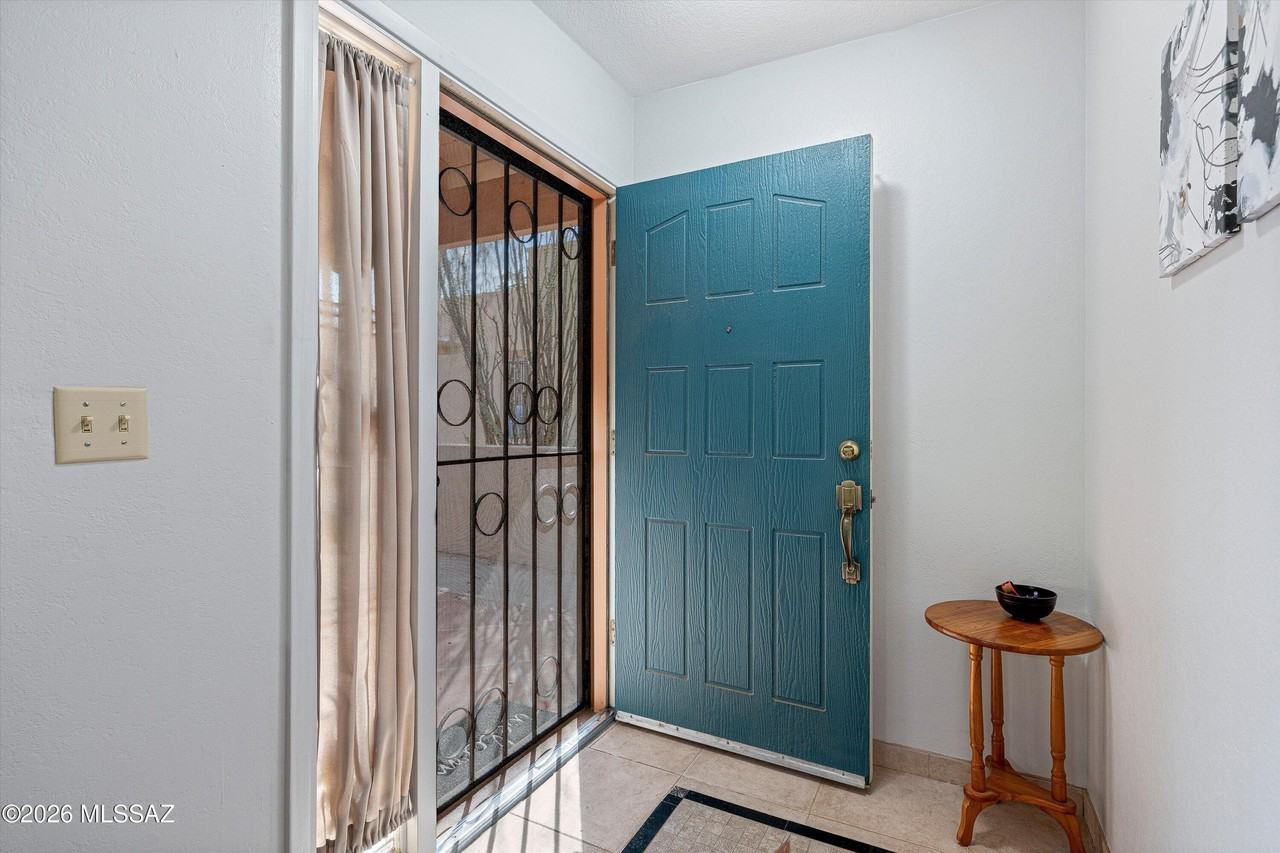 5755 N Camino Esplendora - Photo 4 of 28