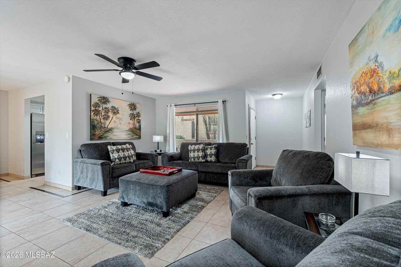 5755 N Camino Esplendora - Photo 7 of 28